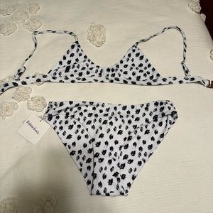 Kulani kinis top and bottom/NWT never worn